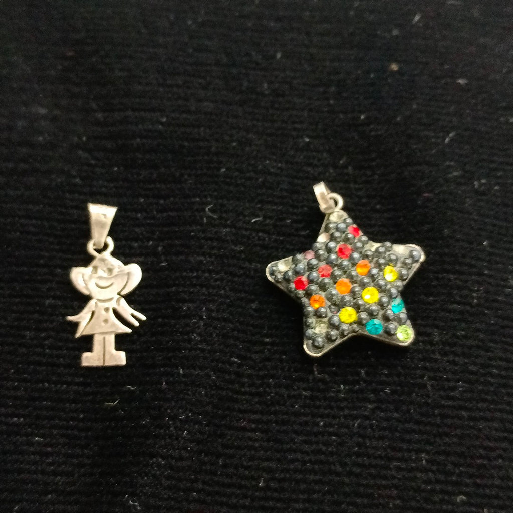 BROQUELES PAR, DIJE PLATA 3 GRMS (SEMINUEVO)