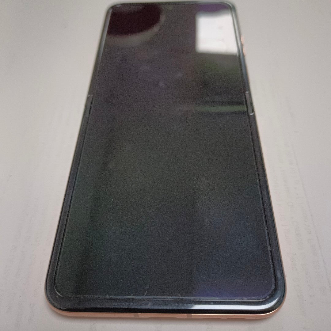 CELULAR MOTOROLA RAZR 50 ULTRA XT2451-3 (2024) 512 GB 12 GB RAM (SEMINUEVO)