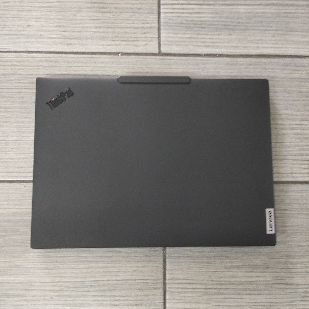 LAPTOP LENOVO THINKPAD T14 GEN 5 (2024) 1 TB SSD 32 GB RAM (SEMINUEVO)