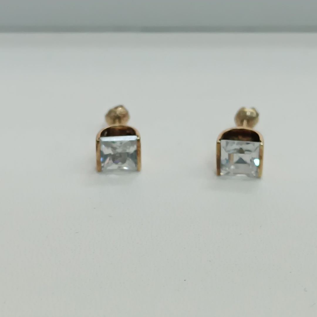 BROQUELES PAR ORO 14 K 1.8 GRMS (SEMINUEVO)