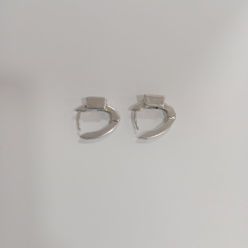 ARETES PAR ORO BLANCO 14 K 7,10 GRMS (SEMINUEVO)
