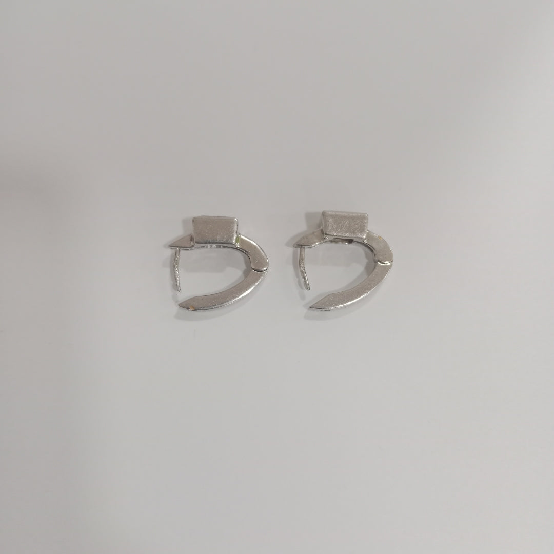 ARETES PAR ORO BLANCO 14 K 7,10 GRMS (SEMINUEVO)