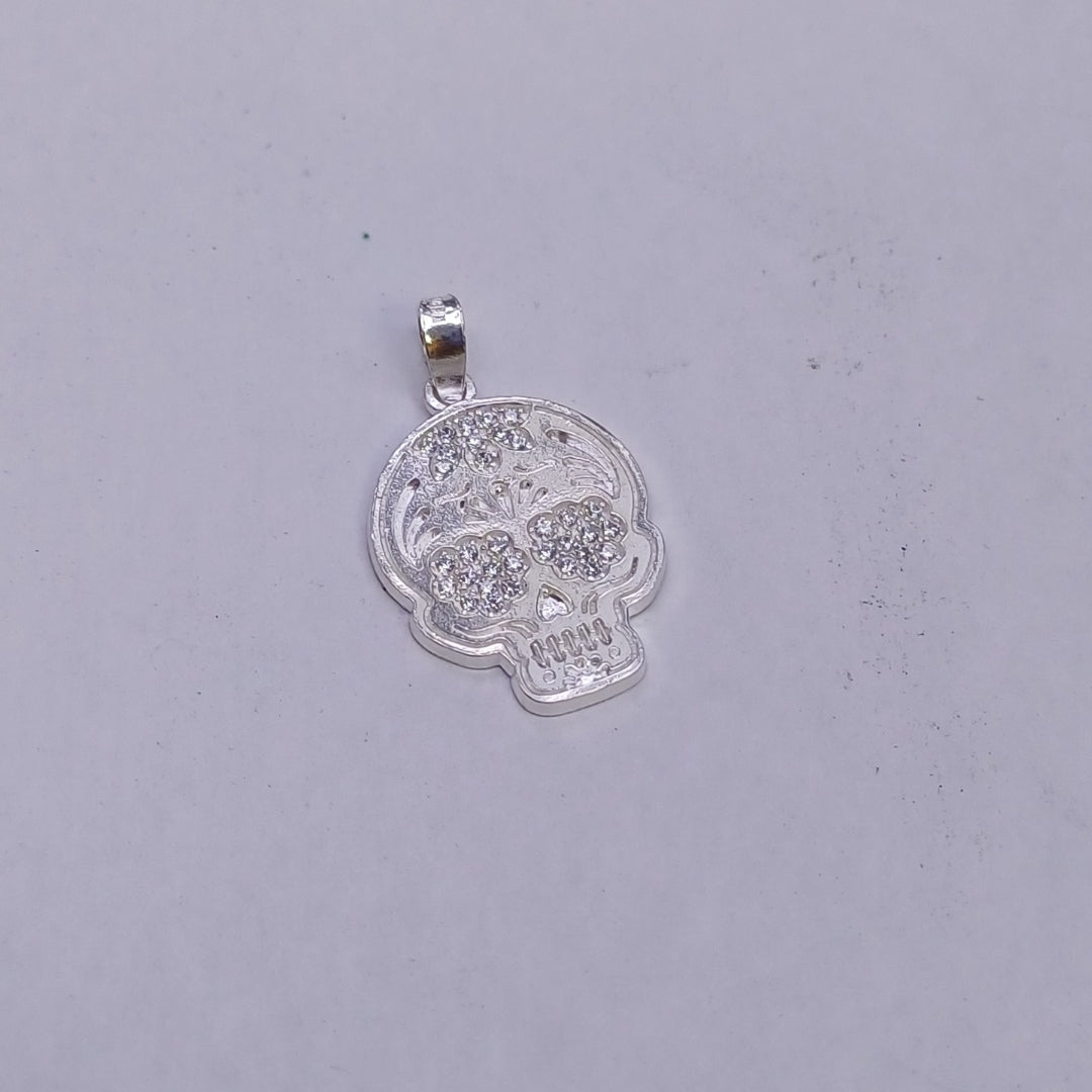 DIJE CALAVERA CON CIRCONIAS PLATA .925 2.5 GR (NUEVO)