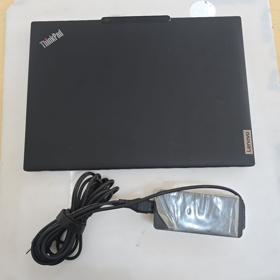 LAPTOP LENOVO THINKPAD X13 GEN 5 (2024) 256 GB SSD 32 GB RAM (SEMINUEVO)