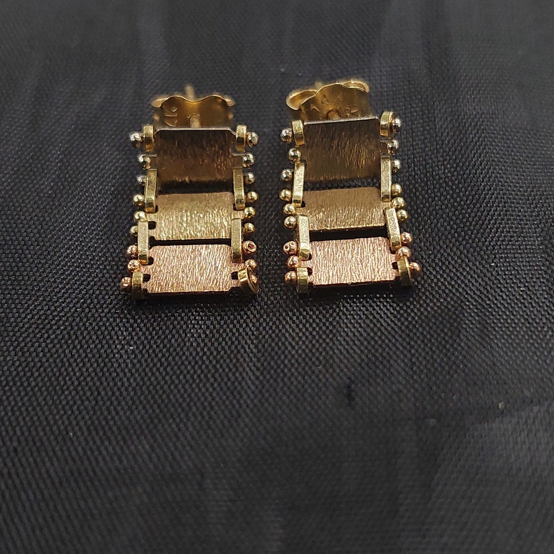ARETES PAR ORO 14 K 2.5 GRMS (SEMINUEVO)