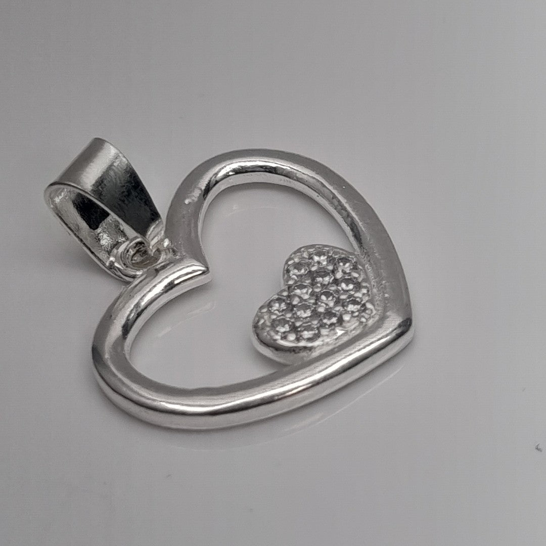 DIJE CORAZON C/CIRCONIAS PLATA .925 2.7 GR (NUEVO)