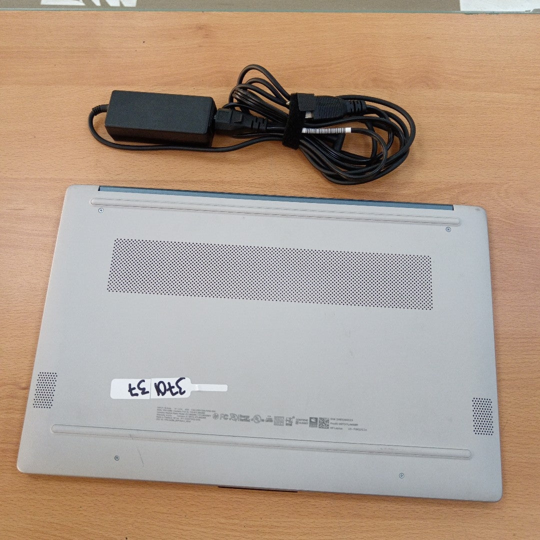 LAPTOP HP 15-FD0231LA (2025) 512 GB SSD 8 GB RAM (SEMINUEVO)