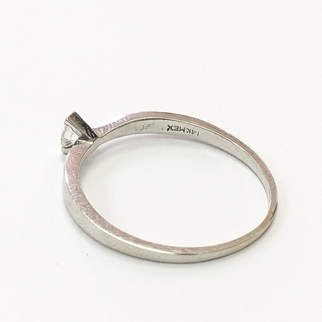 ANILLITO, SOLITARIO ORO BLANCO 14 K 1.1 GRMS (SEMINUEVO)