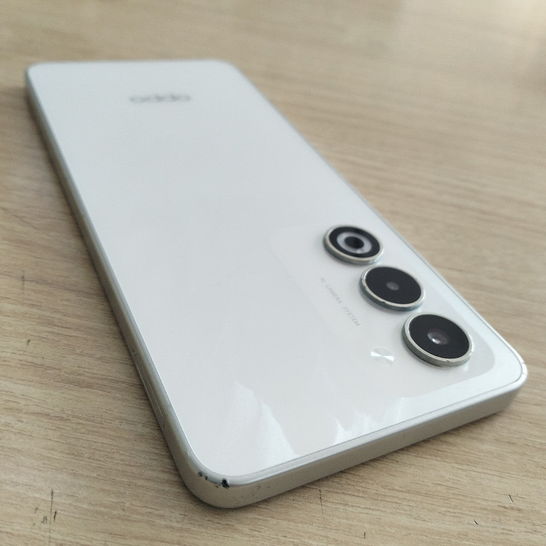 CELULAR OPPO A5 CPH2727 (2025) 256 GB 4 GB RAM (SEMINUEVO)