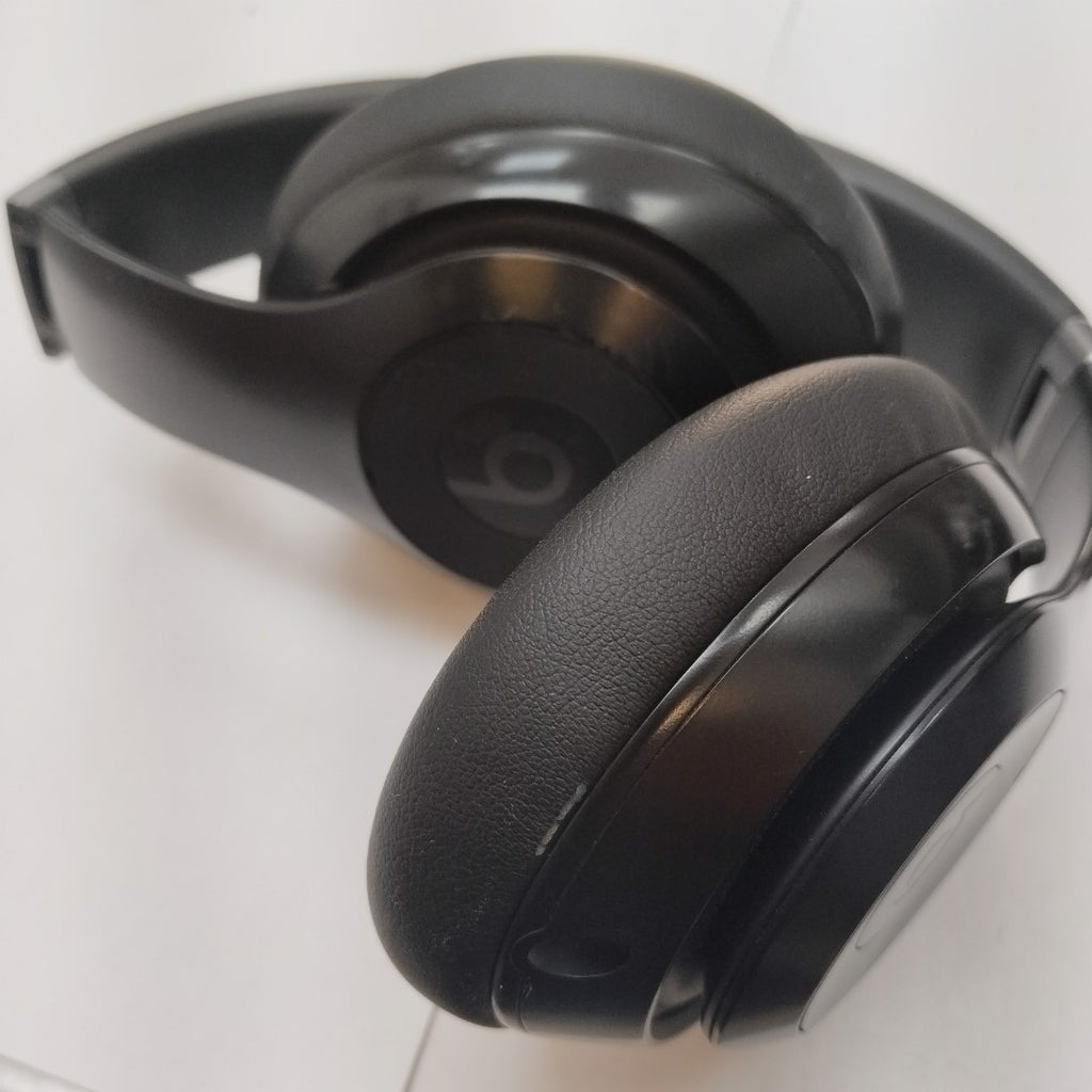 AUDIFONOS BEATS STUDIO PRO INALAMBRICO OVER EAR (SEMINUEVO)