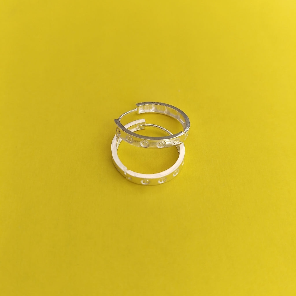 ARETES ARRACADAS FIG TORNILLOS PLATA .925 2.63 GR (NUEVO)