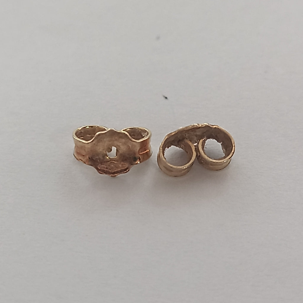 ARETES PAR ORO 14 K 1.8 GRMS (SEMINUEVO)