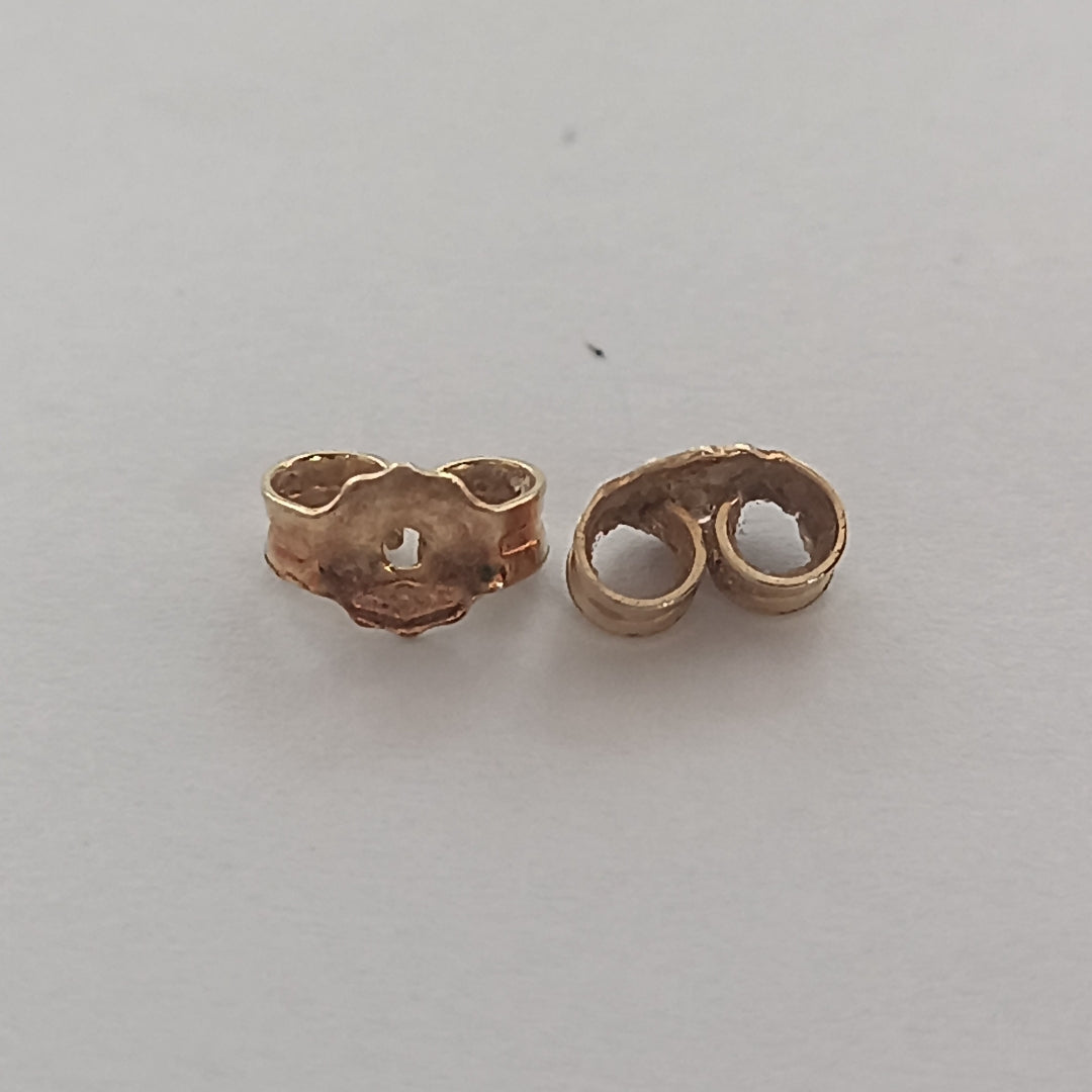 ARETES PAR ORO 14 K 1.8 GRMS (SEMINUEVO)