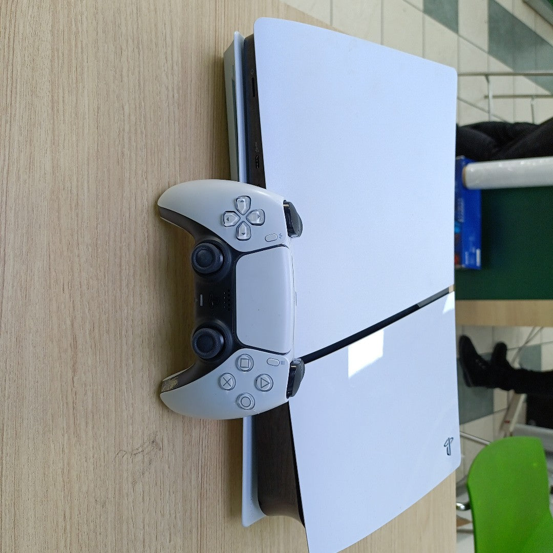 CONSOLA DE VIDEOJUEGO SONY PS5 SLIM 1 TB SSD (SEMINUEVO)