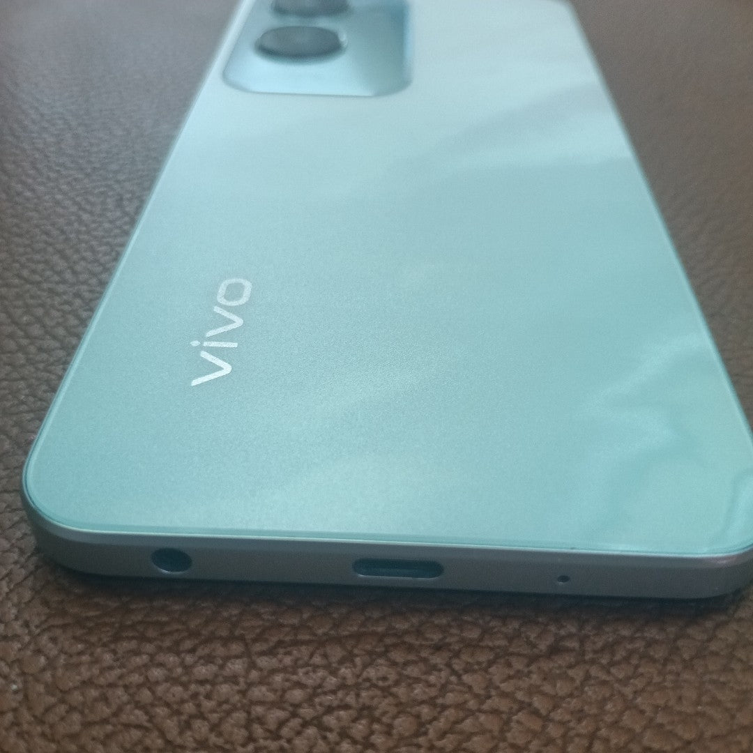 CELULAR VIVO Y18 V2333 256 GB 8 GB RAM (SEMINUEVO)