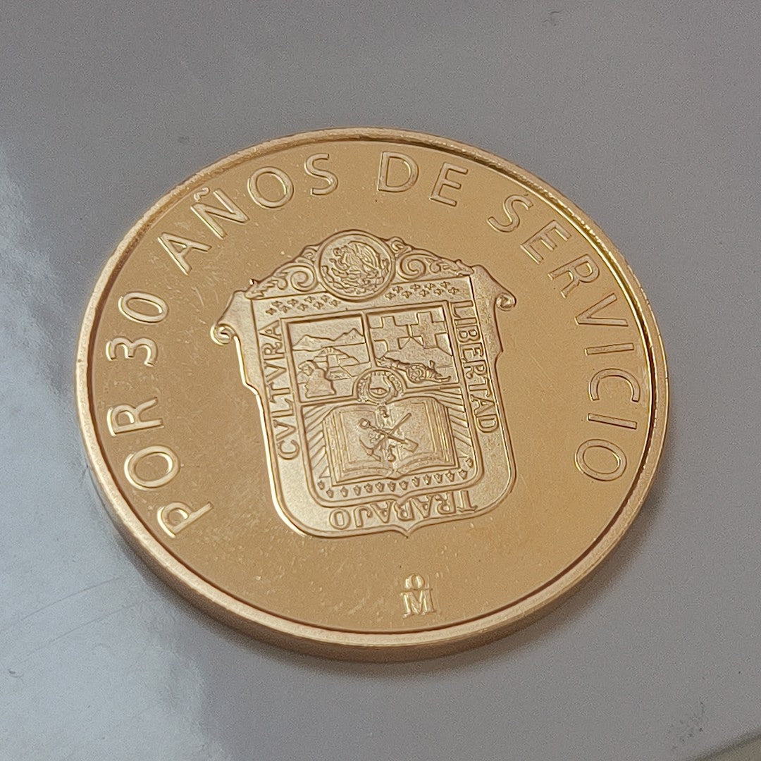 MEDALLA PERSONAL ORO 18 K 31 GRMS (SEMINUEVO)