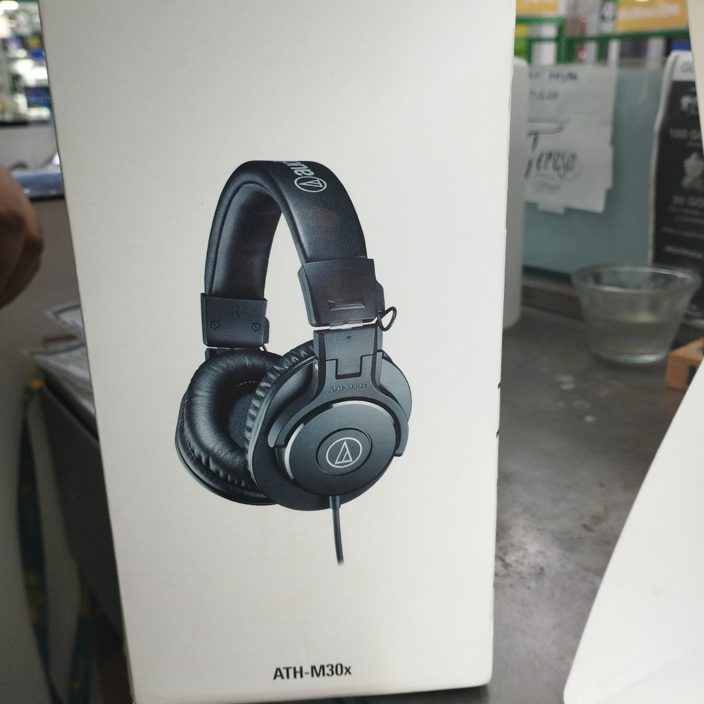 AUDIFONOS AUDIO-TECHNICA ATH-M30X ALAMBRICO OVER EAR (SEMINUEVO)