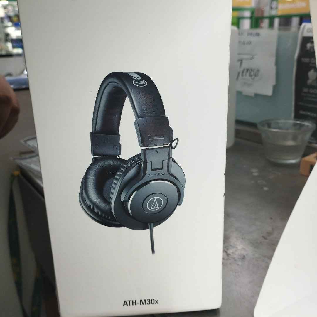 AUDIFONOS AUDIO-TECHNICA ATH-M30X ALAMBRICO OVER EAR (SEMINUEVO)