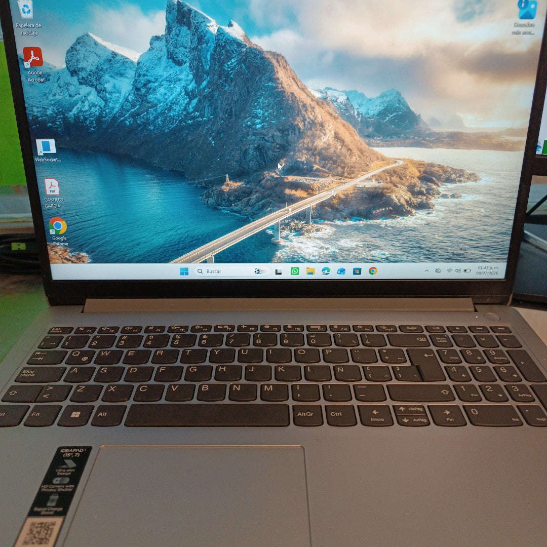 LAPTOP LENOVO IDEAPAD 1 15AMN7 (2023) 256 GB SSD 8 GB RAM (SEMINUEVO)