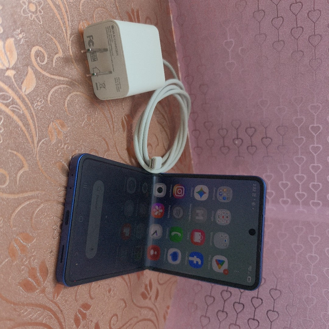 CELULAR SAMSUNG GALAXY Z FLIP 7 SM-F766B (2025) 512 GB 12 GB RAM (SEMINUEVO)