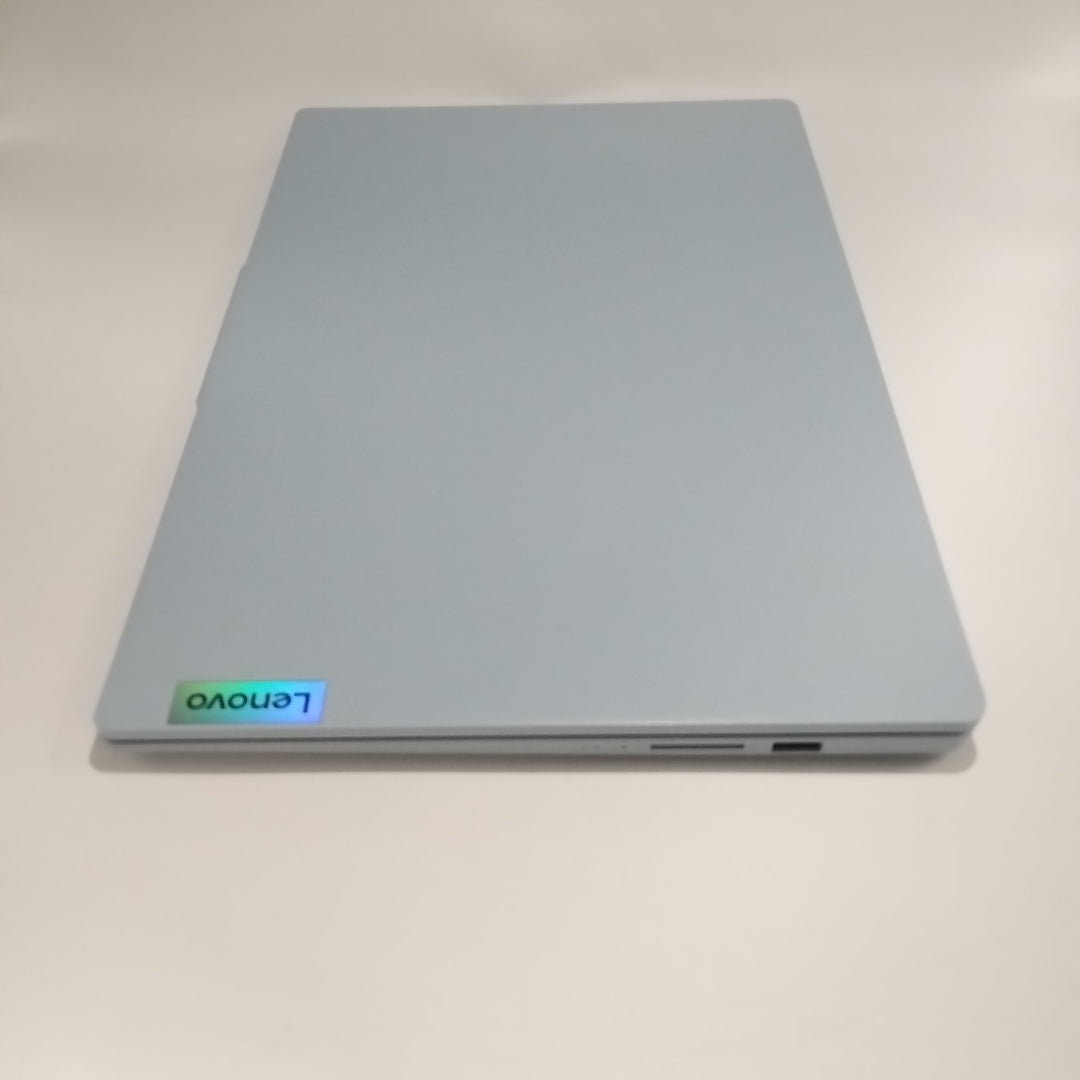 LAPTOP LENOVO IDEAPAD SLIM 3 15IAN8 (2024) 256 GB SSD 8 GB RAM (SEMINUEVO)