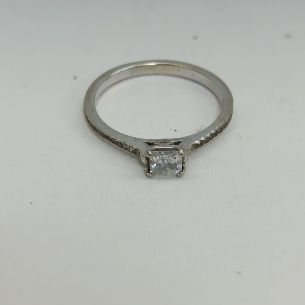SOLITARIO ORO 14 K 2 GRMS (SEMINUEVO)