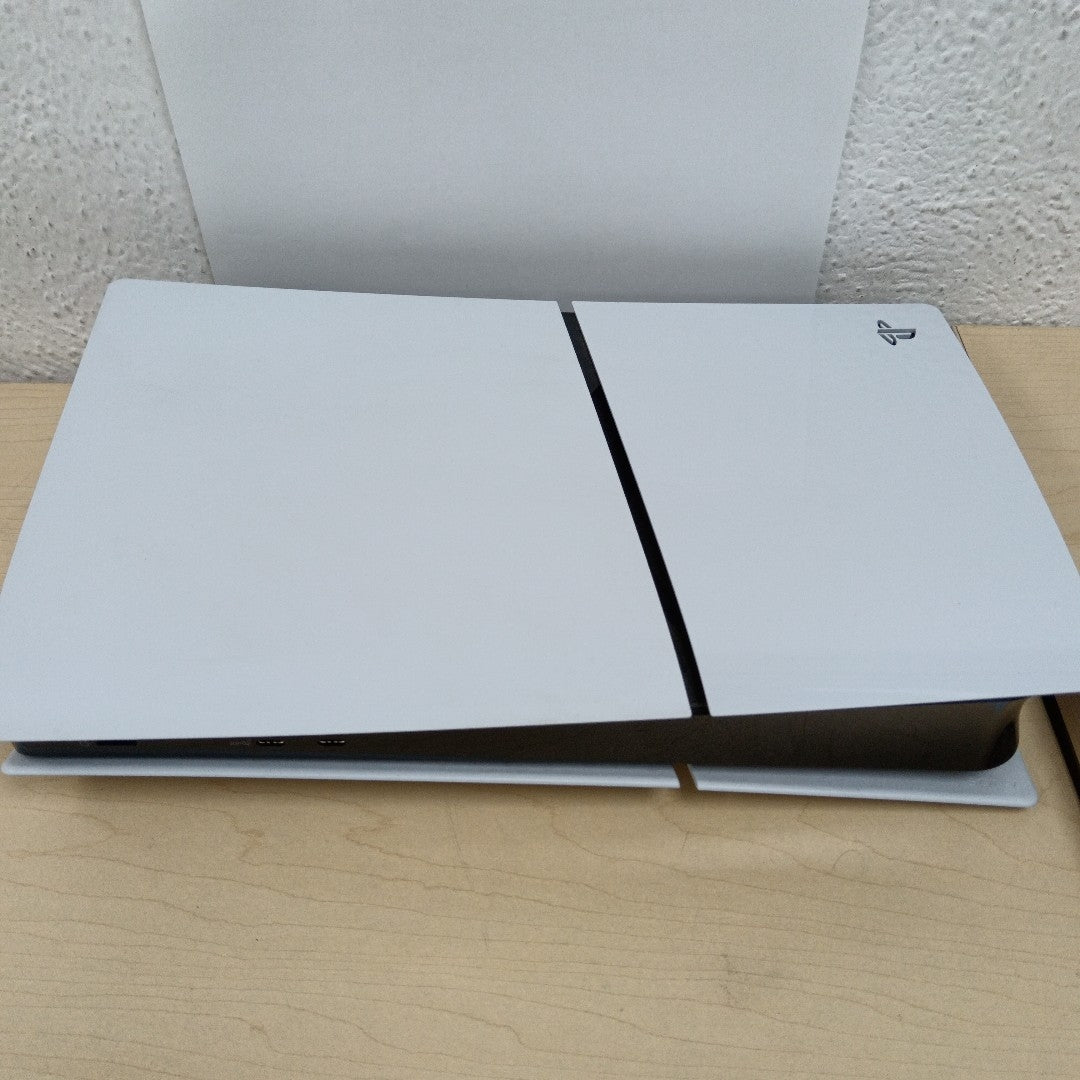 CONSOLA DE VIDEOJUEGO SONY PS5 DIGITAL 825 SSD (SEMINUEVO)