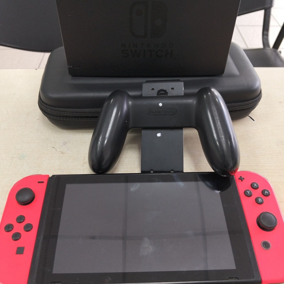 CONSOLA DE VIDEOJUEGO NINTENDO SWITCH 32 GB (SEMINUEVO)