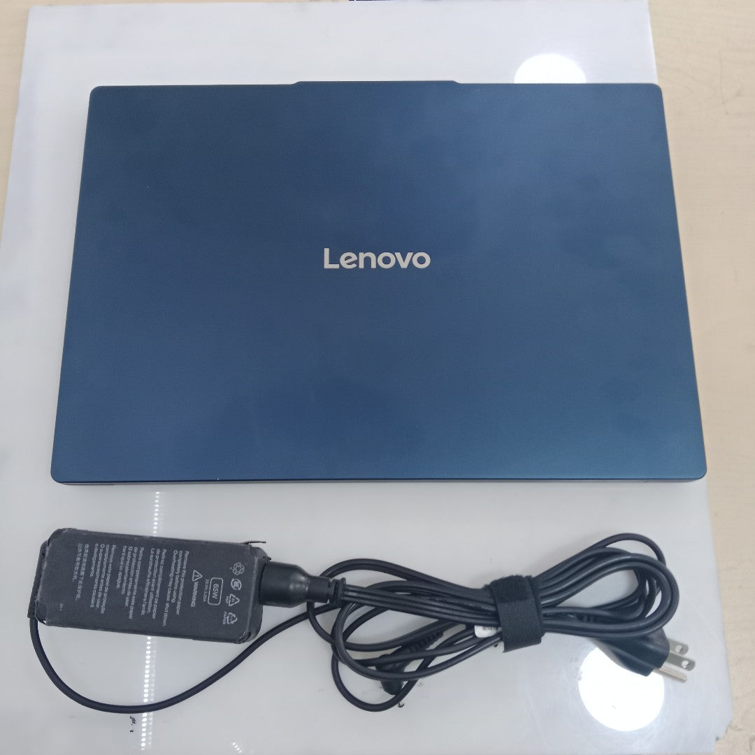 LAPTOP LENOVO IDEAPAD SLIM 3 15IRH10 (2025) 1 TB SSD 24 GB RAM (SEMINUEVO)