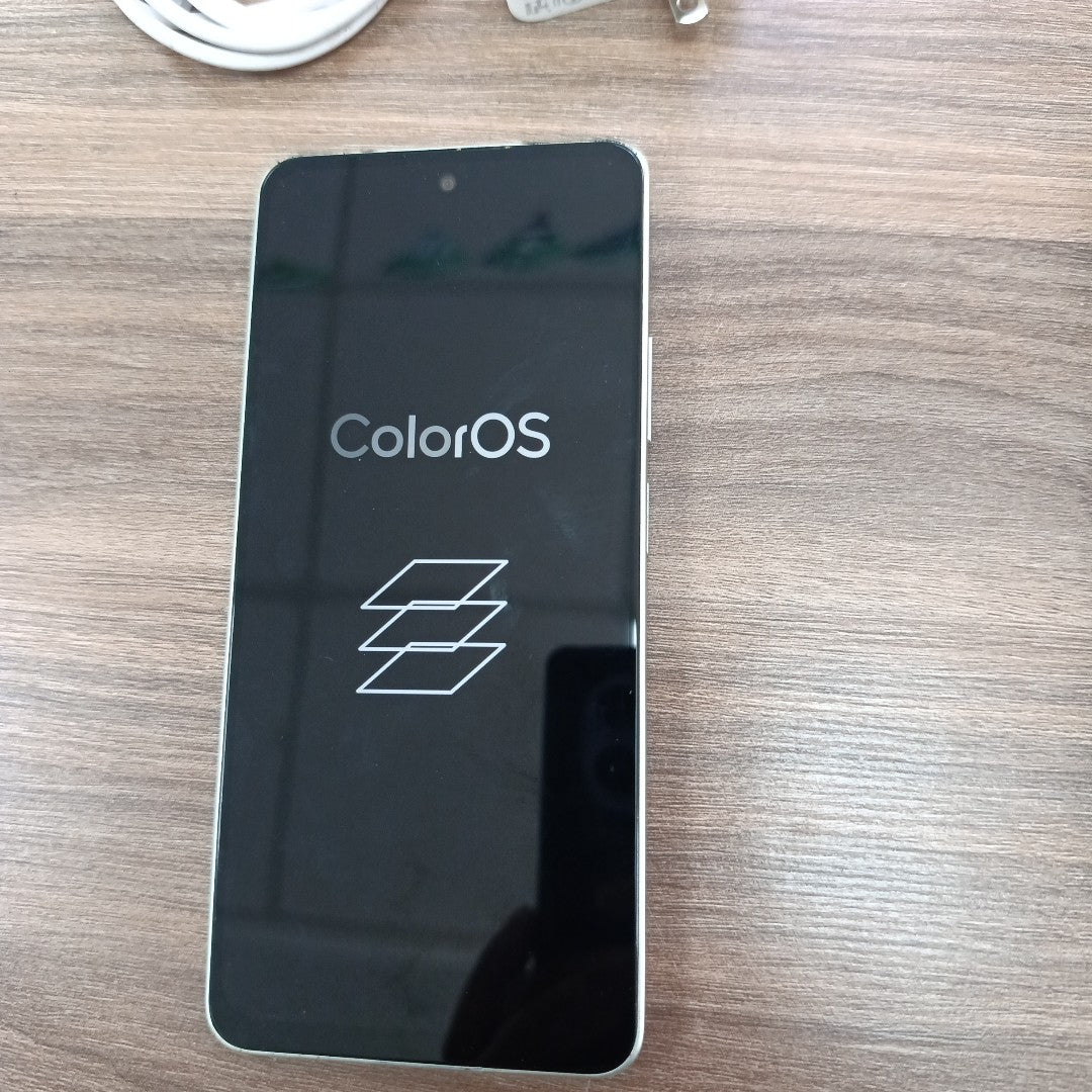 CELULAR OPPO A5 PRO CPH2711 (2025) 256 GB 8 GB RAM (SEMINUEVO)