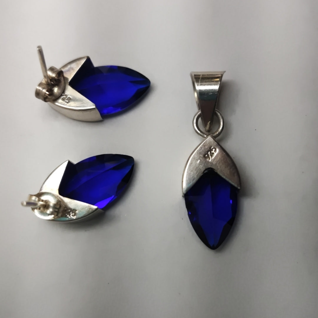 ARETES PAR,DIJE PLATA 6,20 GRMS (SEMINUEVO)