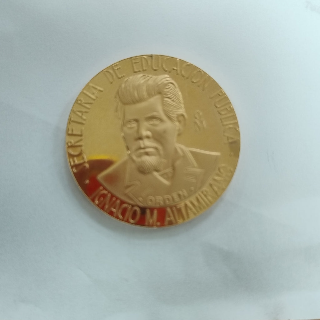 MEDALLA CONMEMORATIVA ORO 21 K 42 GRMS (SEMINUEVO)