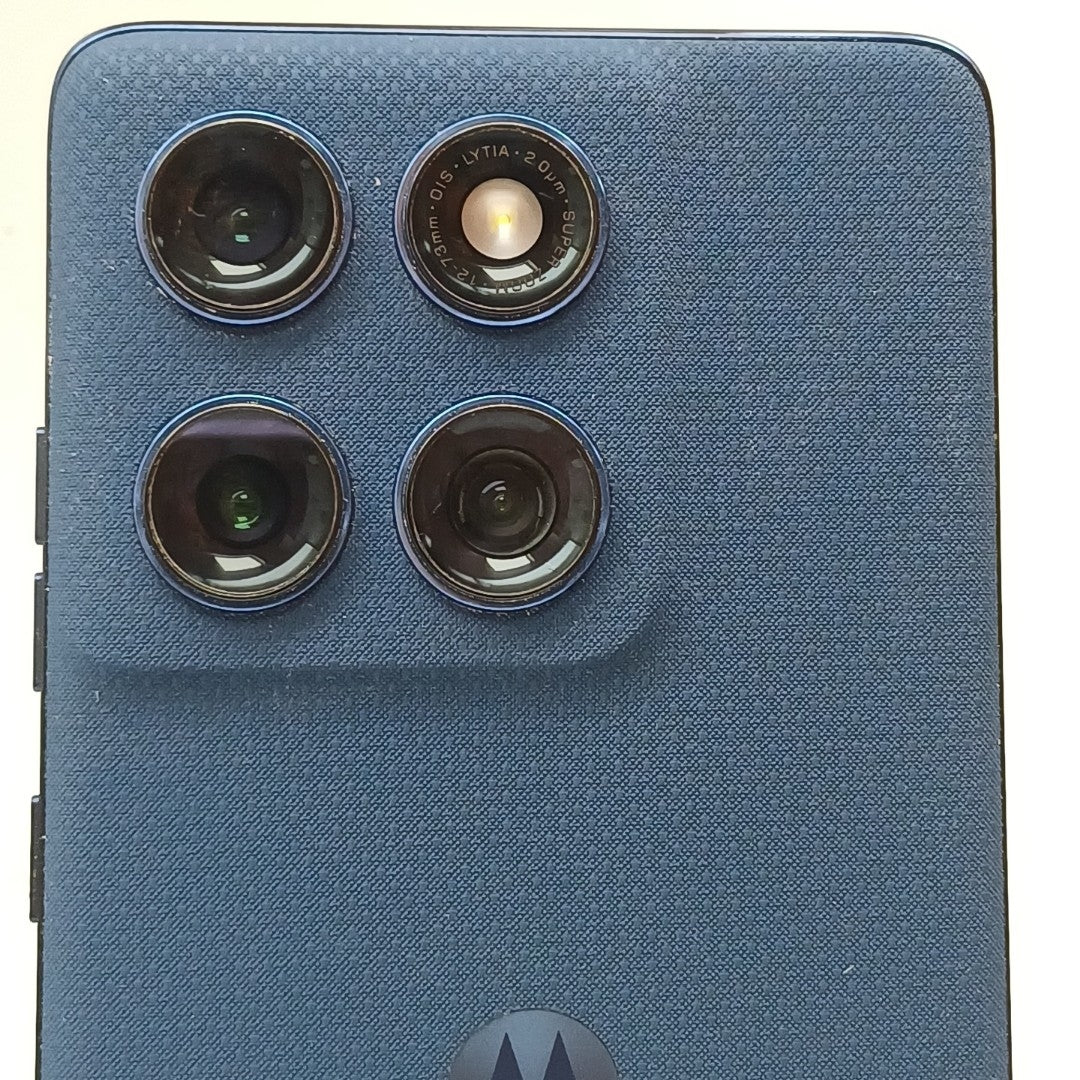 CELULAR MOTOROLA EDGE 60 XT2505-3 (2025) 512 GB 12 GB RAM (SEMINUEVO)