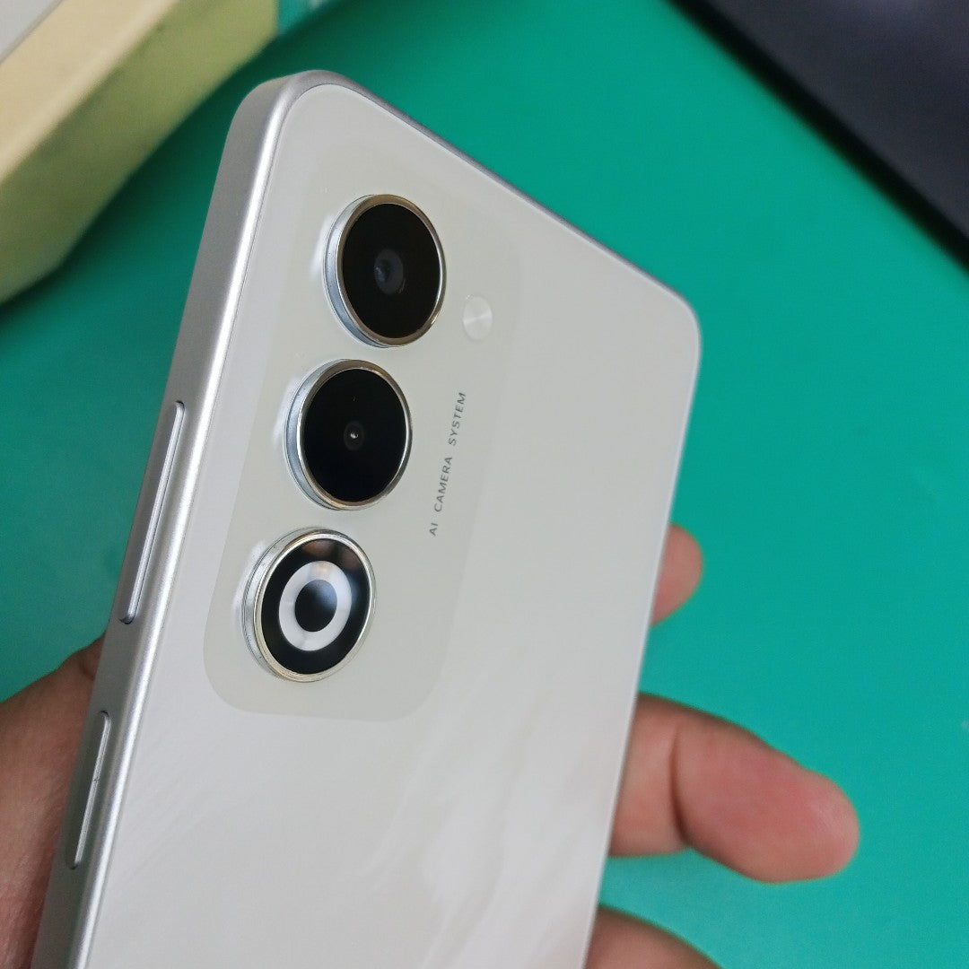 CELULAR OPPO A5 CPH2727 (2025) 256 GB 4 GB RAM (SEMINUEVO)