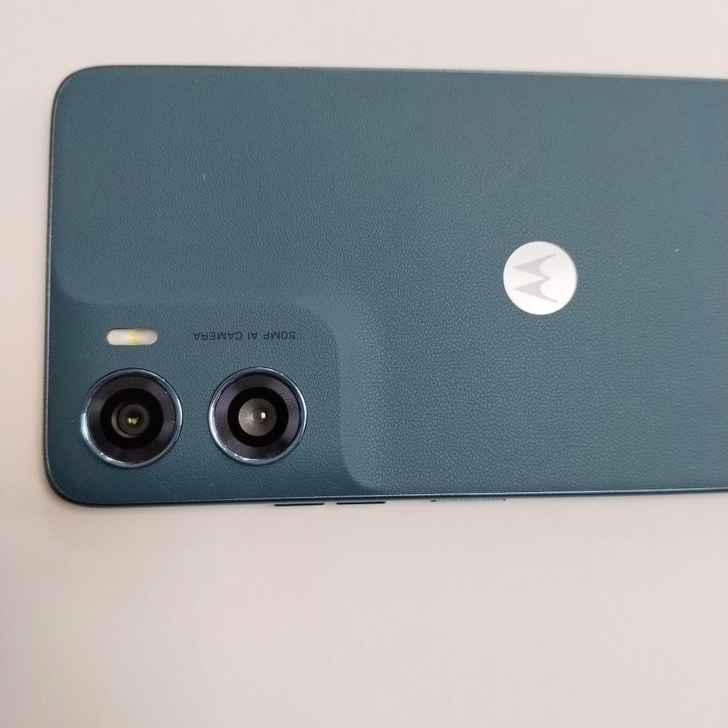 CELULAR MOTOROLA MOTO G06 XT2535-2 (2025) 64 GB 4 GB RAM (SEMINUEVO)