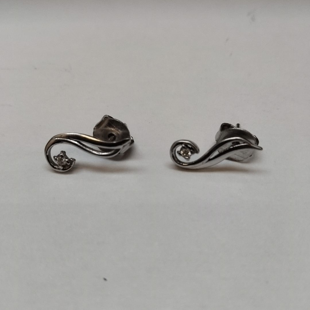 ARETES PAR ORO, ORO BLANCO 14 K 1.7 GRMS (SEMINUEVO)