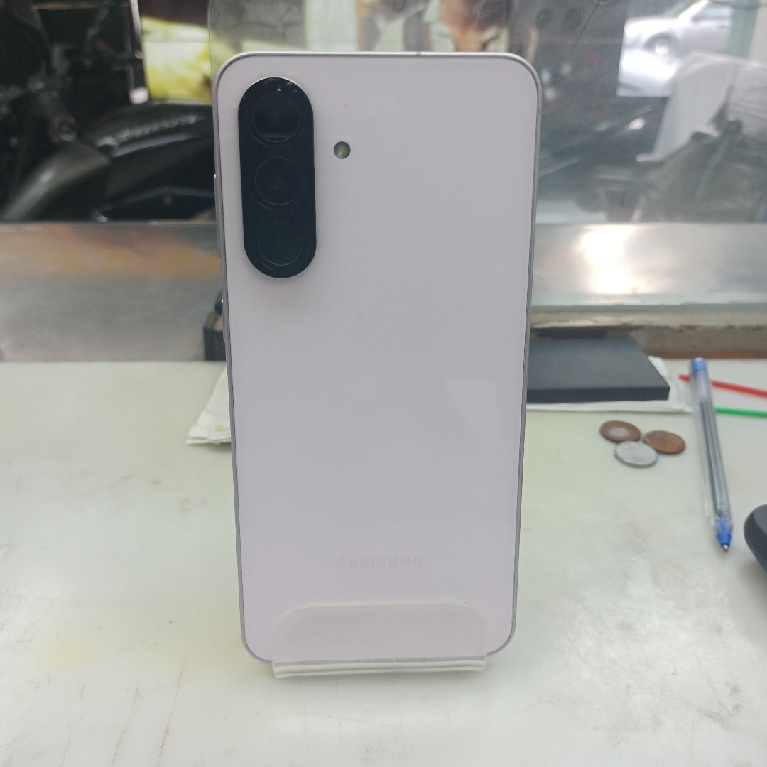 CELULAR SAMSUNG GALAXY A56 SM-A566E (2025) 256 GB 8 GB RAM (SEMINUEVO)
