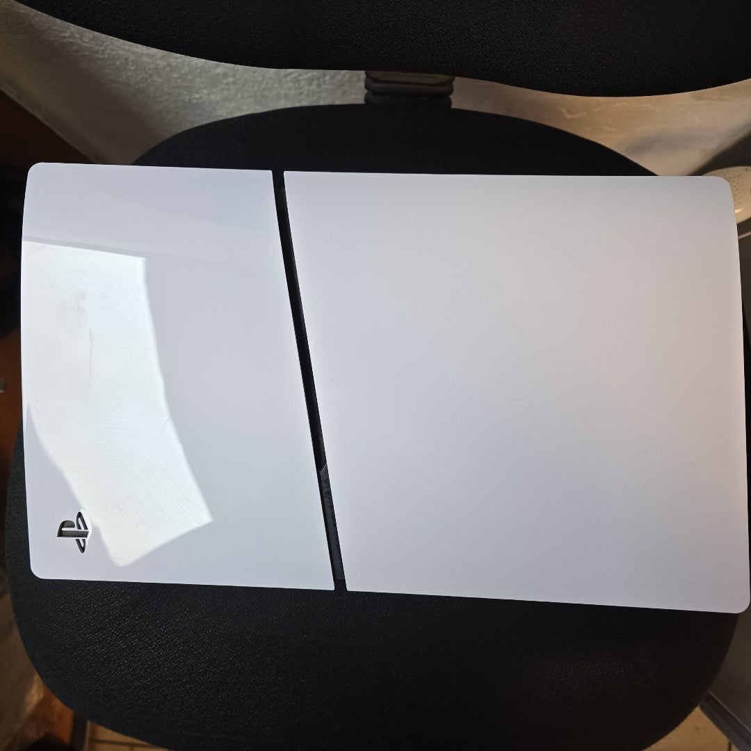 CONSOLA DE VIDEOJUEGO SONY PS5 825 SSD (SEMINUEVO)