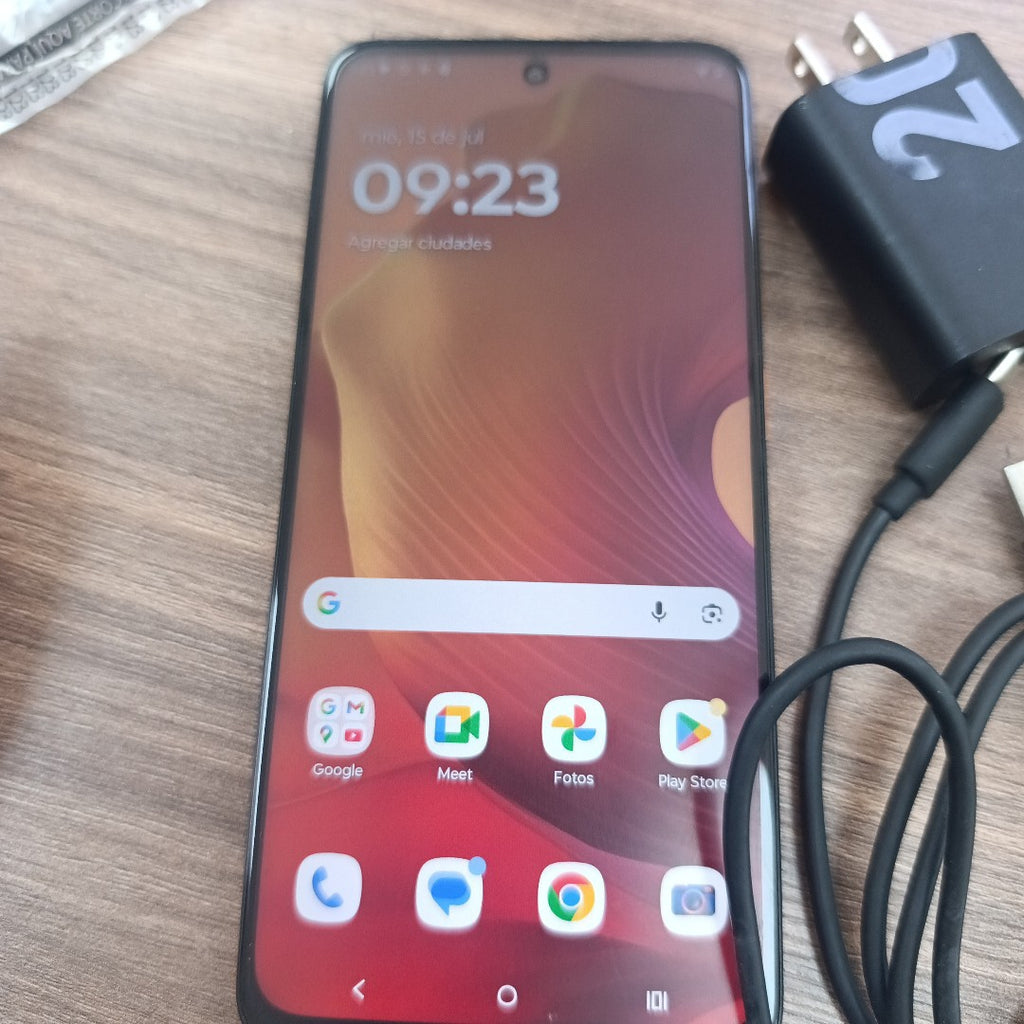 CELULAR MOTOROLA MOTO G15 XT2521-2 (2025) 128 GB 4 GB RAM (SEMINUEVO)