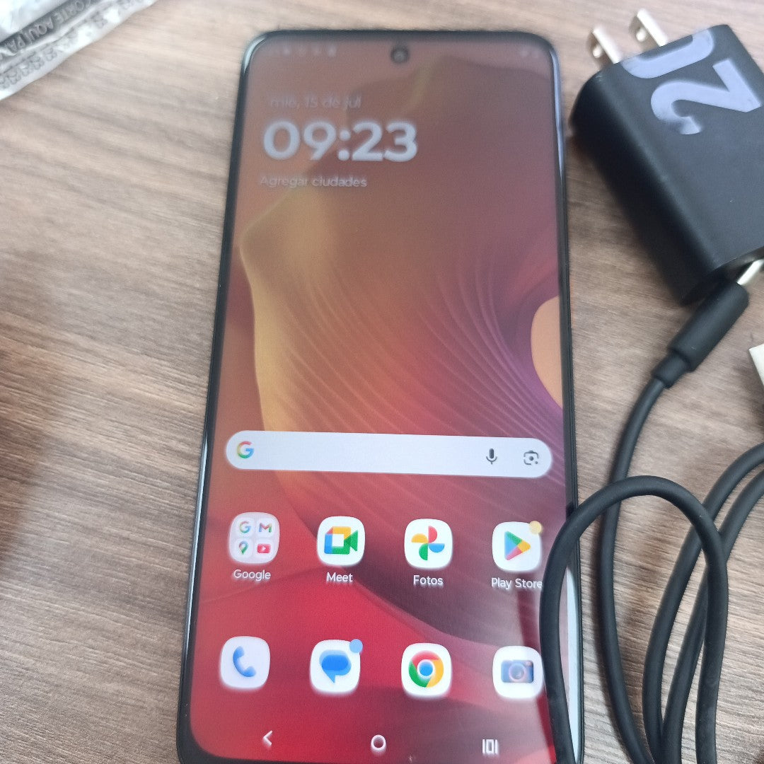 CELULAR MOTOROLA MOTO G15 XT2521-2 (2025) 128 GB 4 GB RAM (SEMINUEVO)