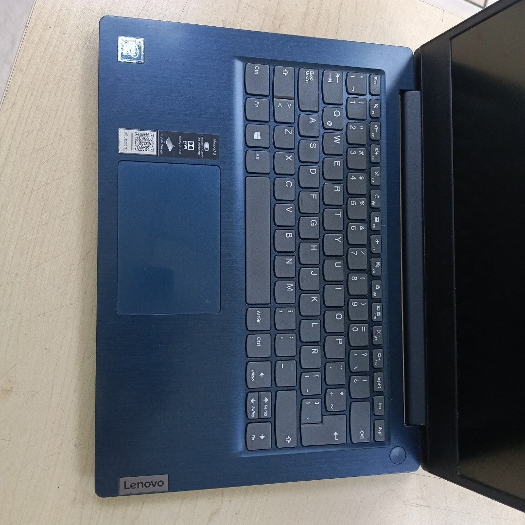 LAPTOP LENOVO IDEAPAD 3 14IGL05 (2022) 1 TB 8 GB RAM (SEMINUEVO)