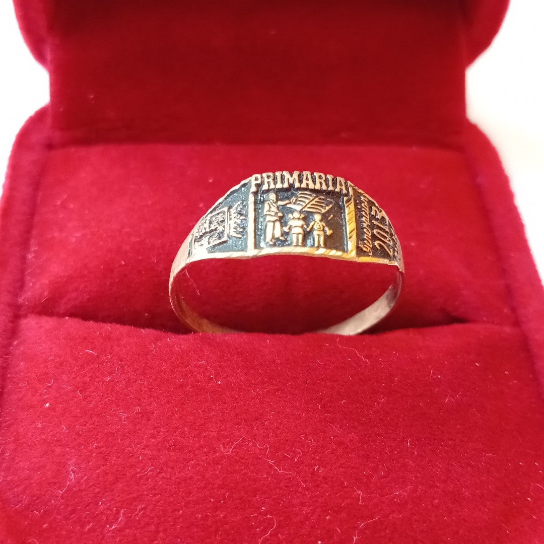 ANILLO DE GRADUACIÓN ORO 8 K 0.9 GRMS (SEMINUEVO)