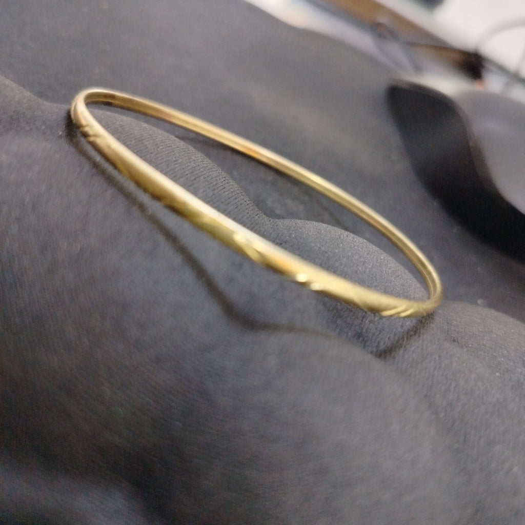 PULSERA RIGIDA ORO 10 K 3.4 GRMS (SEMINUEVO)