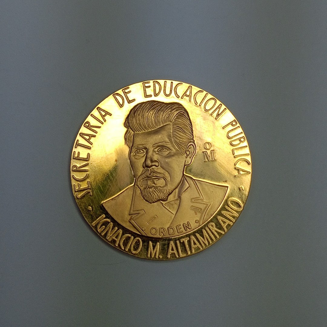 MEDALLA CONMEMORATIVA ORO 21 K 42 GRMS (SEMINUEVO)