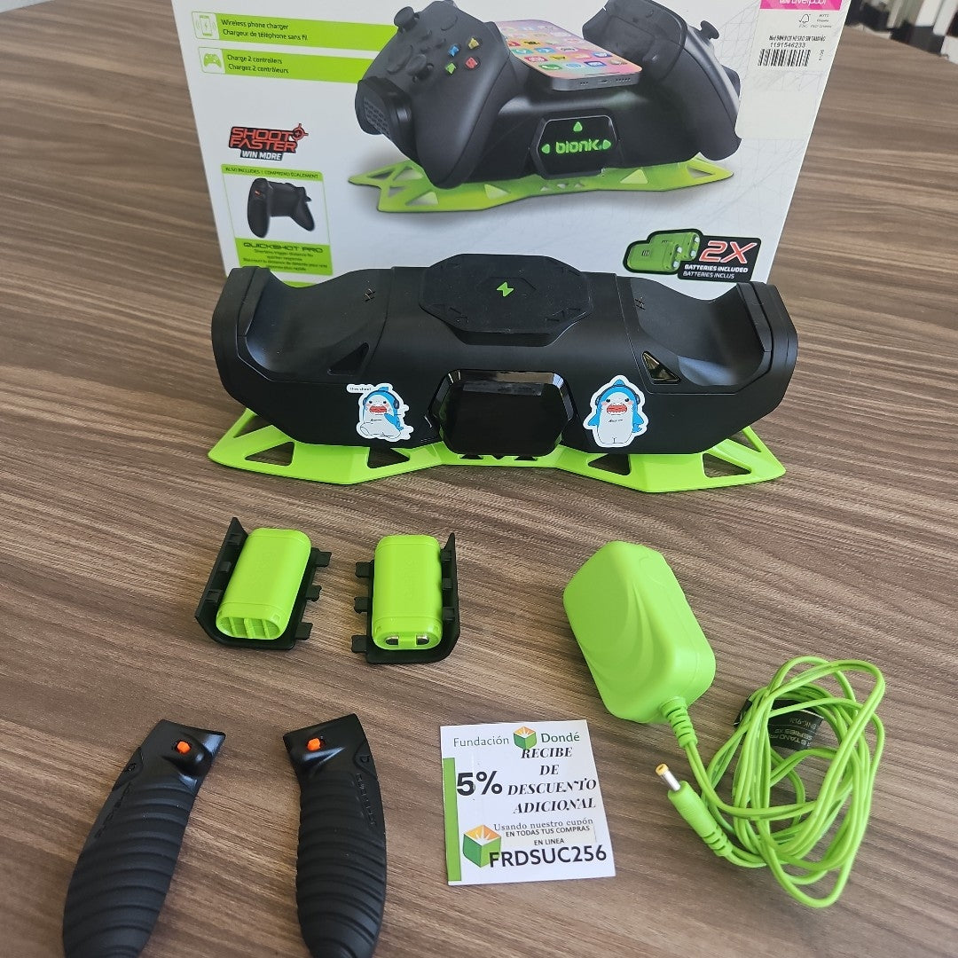 ACCESORIOS PARA CONSOLAS DE VIDEOJUEGO BIONIK XBOX SERIES BASE DE CARGA 2 BATERIAS RECARGABLES (SEMINUEVO)