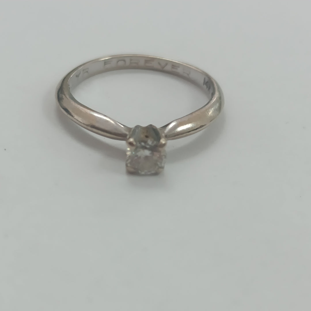 SOLITARIO ORO, ORO BLANCO 14 K 2 GRMS (SEMINUEVO)
