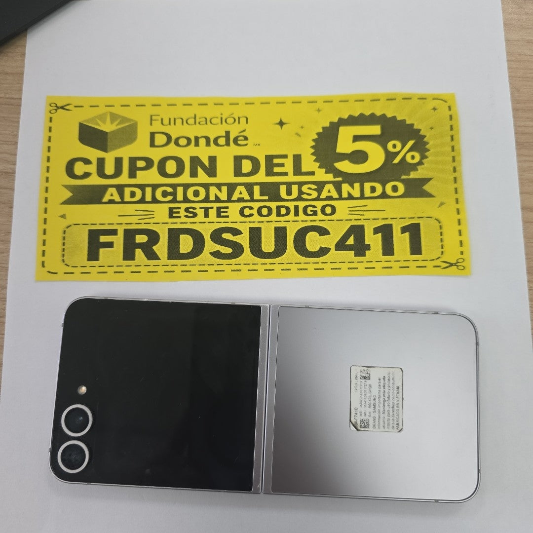CELULAR SAMSUNG GALAXY Z FLIP6 SM-F741B (2024) 256 GB 12 GB RAM (SEMINUEVO)
