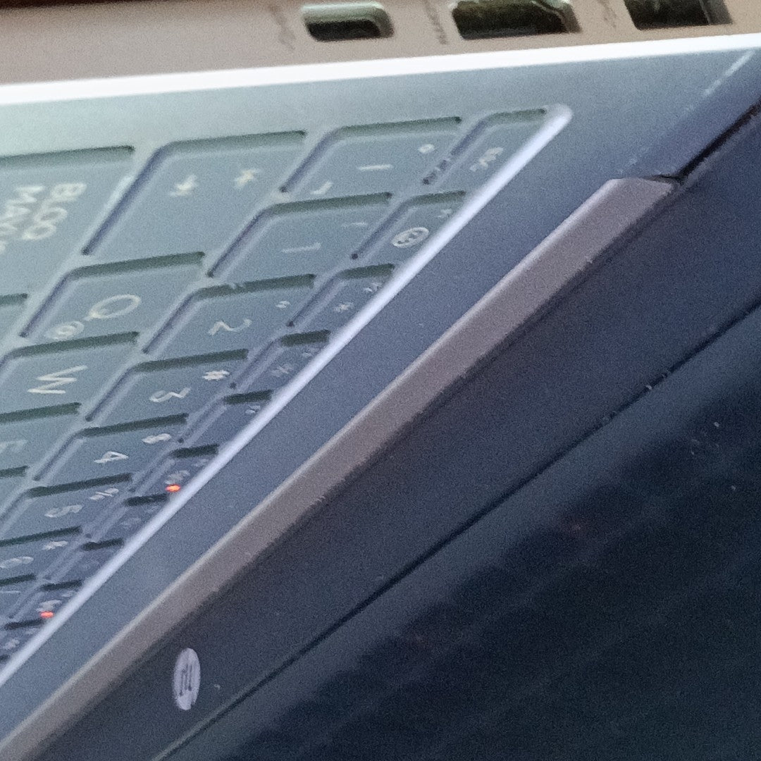 LAPTOP HP 15-FC0043LA (2024) 512 GB SSD 8 GB RAM (SEMINUEVO)