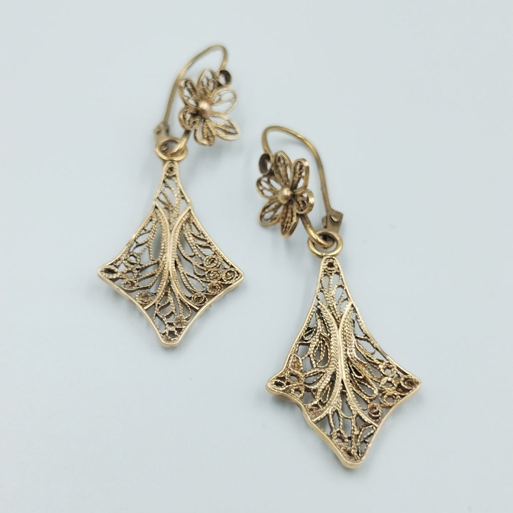 ARETES PAR ORO, ORO MUY BAJO 8 K 4.3 GRMS (SEMINUEVO)