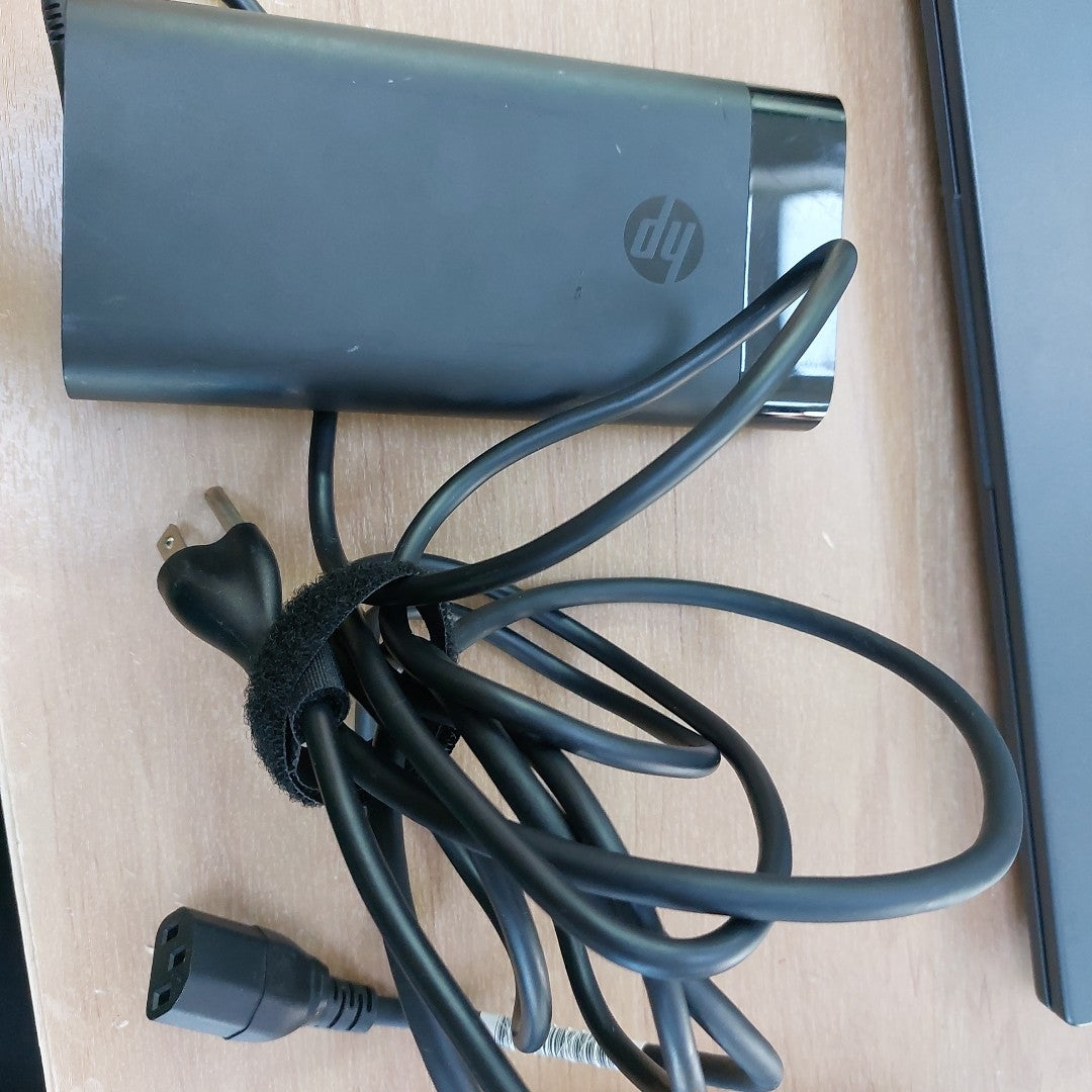 LAPTOP HP VICTUS 15-FB0123LA (2023) 512 GB SSD 16 GB RAM (SEMINUEVO)